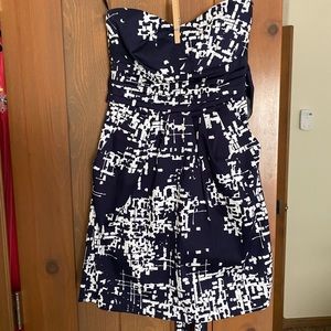 *NEVER WORN*navy blue and white strapless sundress